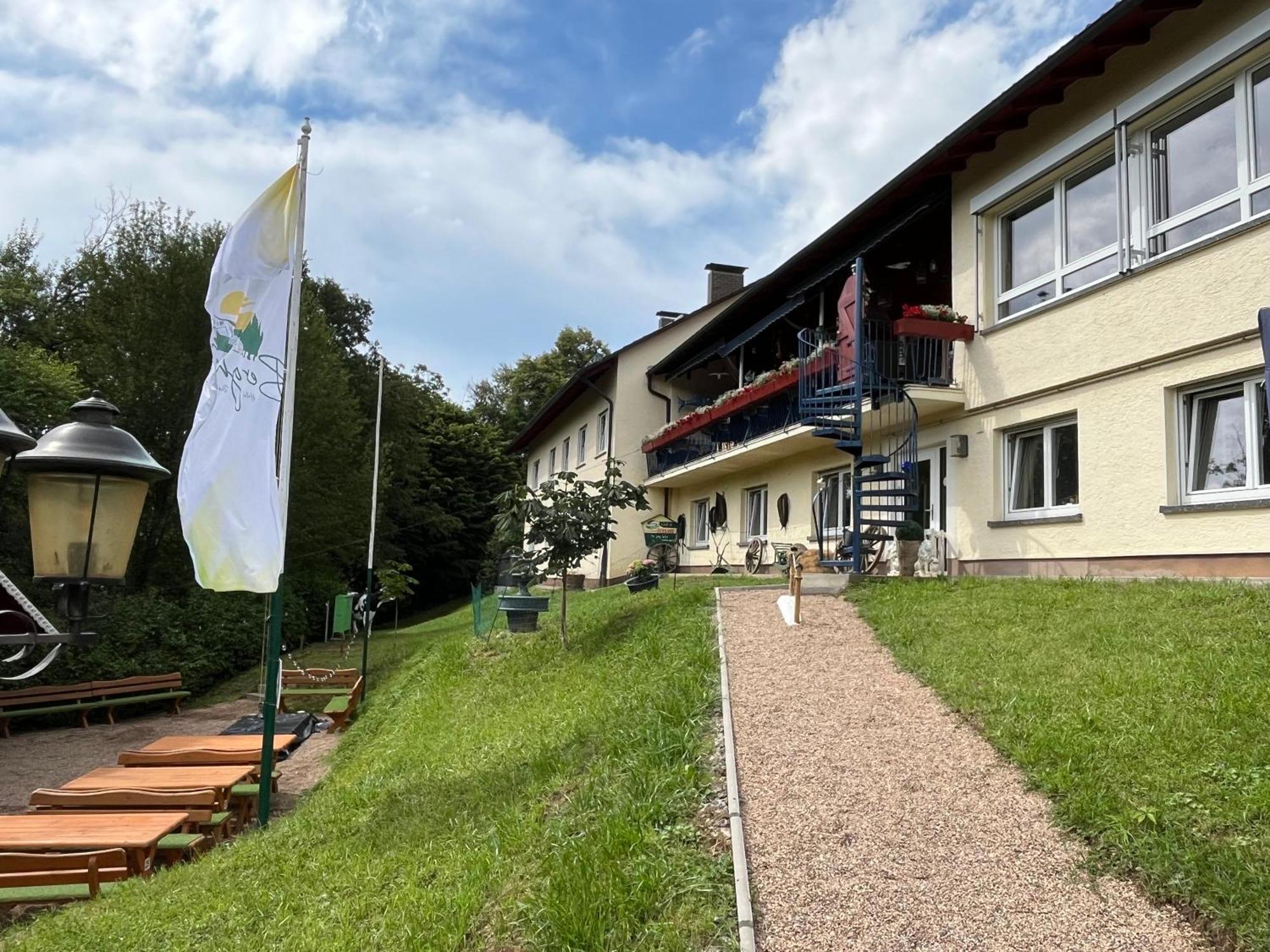Hotel-Restaurant Berghof Johannesberg Exteriör bild